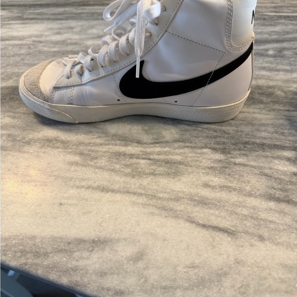 Nike Women's High-Top Sneakers in White and Black - Picture 2 of 6